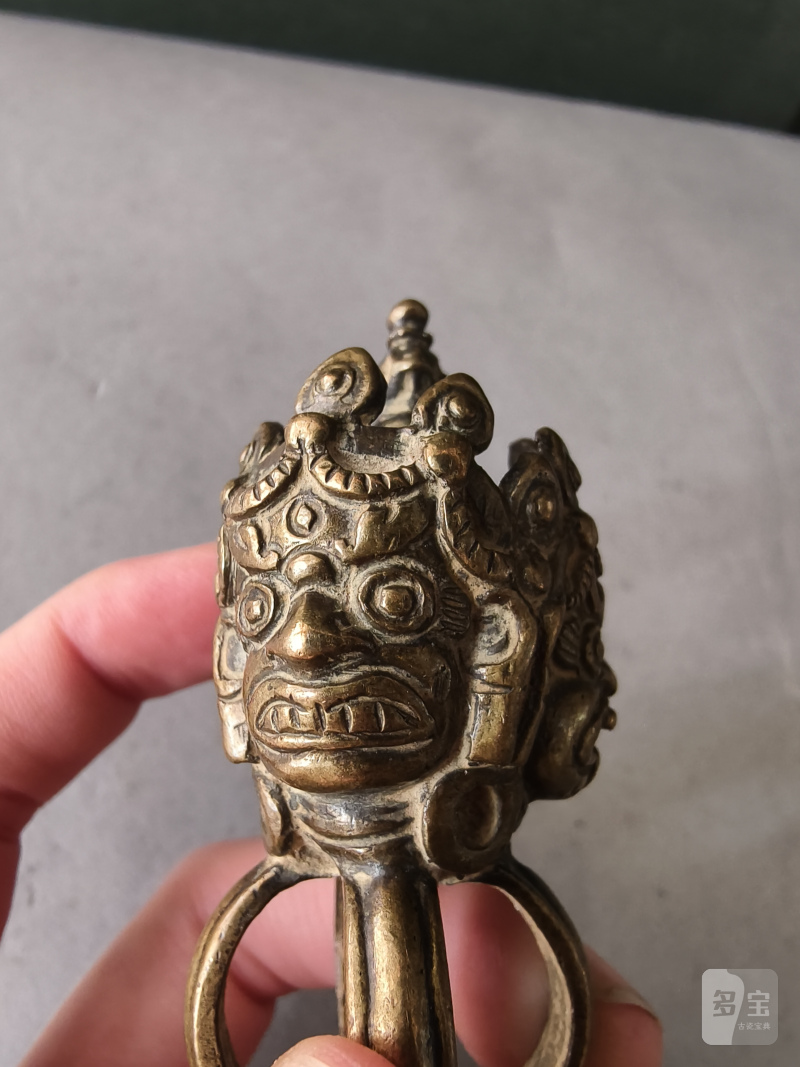 Ritual dagger phurbu made of brass or bronze respectively - 图15